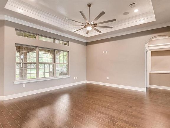 5th image of 20408 Dawn Dr