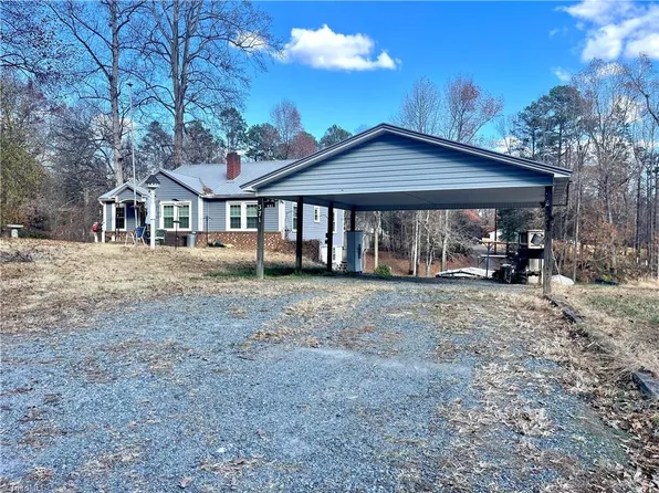 371 Conrad Dr, Thomasville, NC 27360