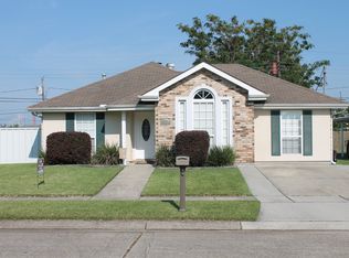 2524 Charles Dr, Chalmette, LA 70043