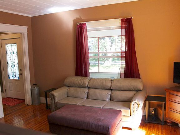 5th image of 105 N Wall Ave