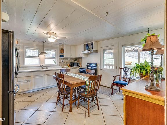 5th image of 341 Locust Gap Rd