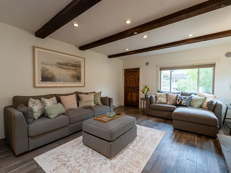 610 Forest Ave — Photo 7