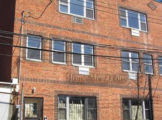 752 E 211th St, Bronx, NY 10467