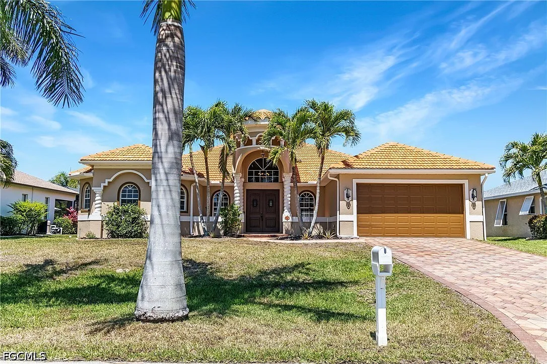 4 bed, 3.0 bath, 2689 sqft, $7,468 — Photo 3