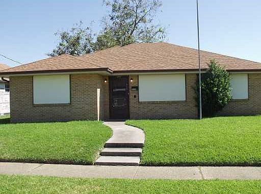 1st image of 535 Farrington Dr