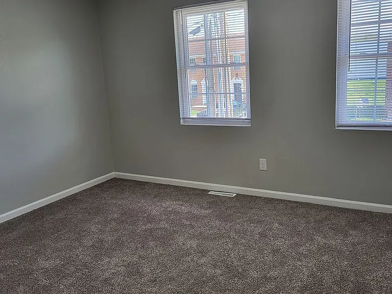 102 Barnes Ln — Photo 8