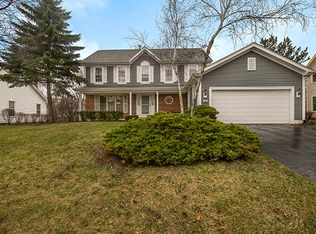 46 S Old Creek Rd, Vernon Hills, IL 60061