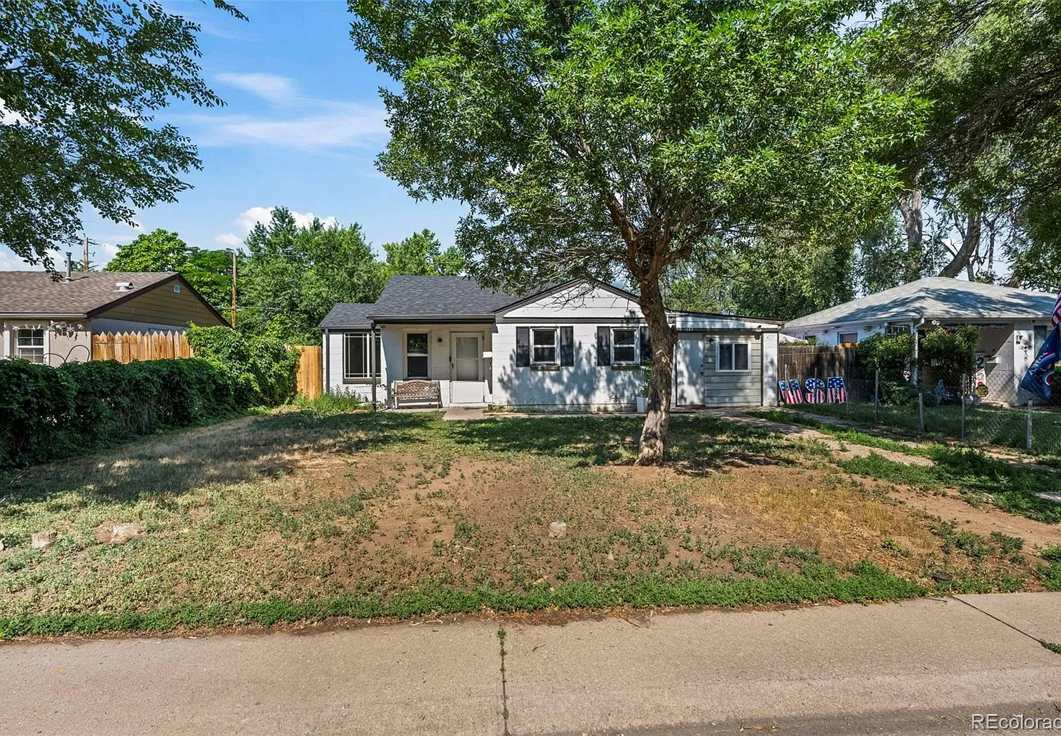 3 bed, 1.0 bath, 978 sqft, $2,200 — Photo 1