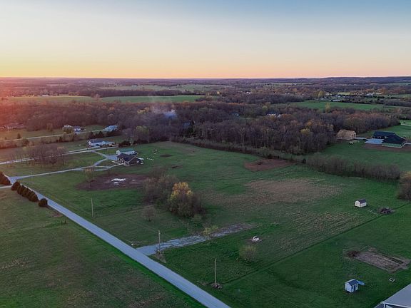 4th image of 791 E 446th Road