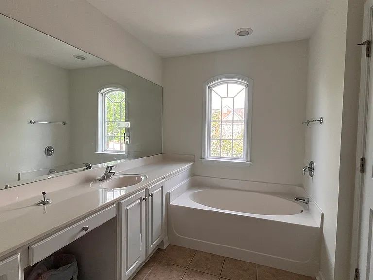 314 Shady Creek Ln — Photo 4
