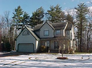 111 Delaware Crest Dr, Dingmans Ferry, PA 18328