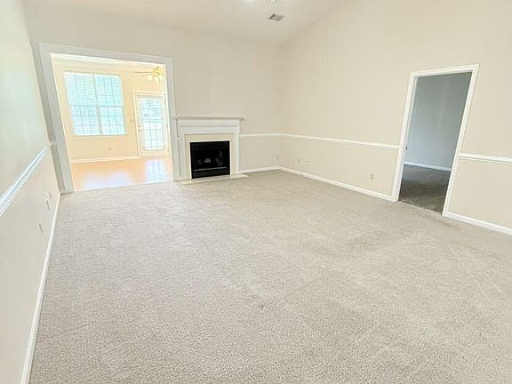 2nd image of 121 Bayside Cir