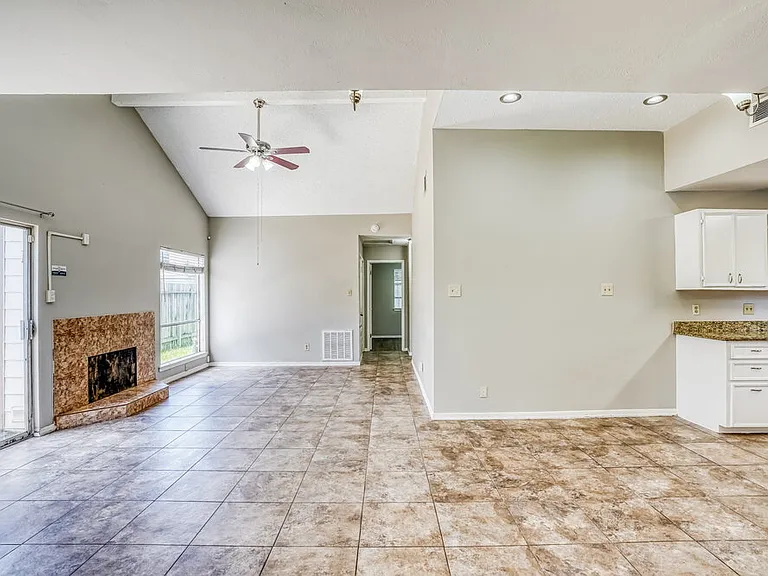 6395 Crossway Dr — Photo 6