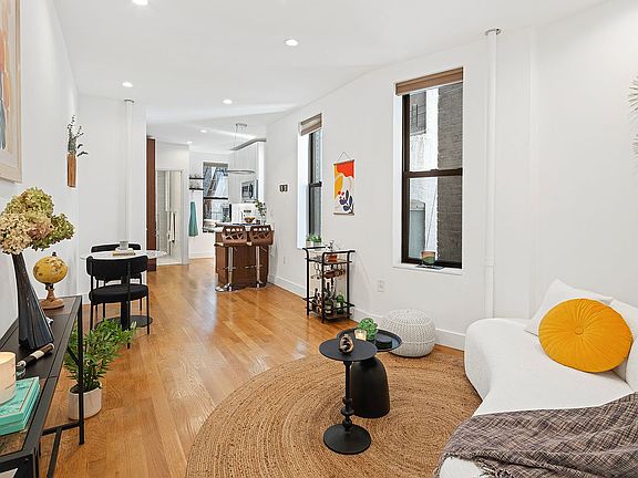 3rd image of 82 Charles St APT 3W