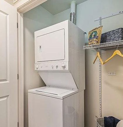 3rd image of 1221 W Arthur Ave #517