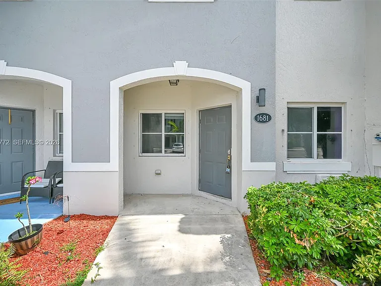 1681 SE 30th St #1681 — Photo 4