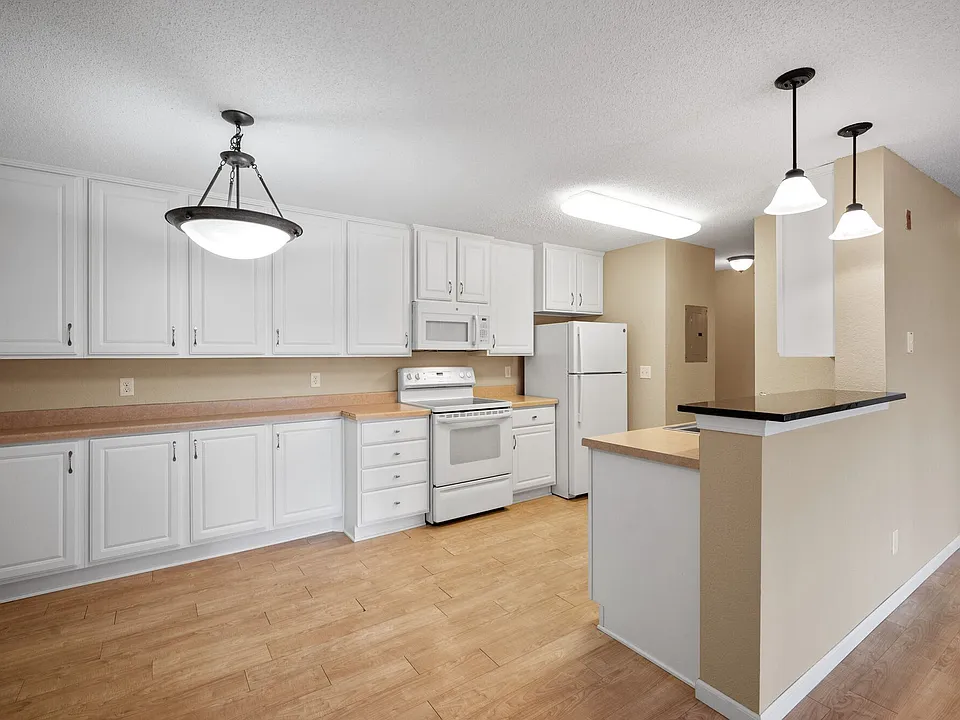 Sterling Ponds Apartments