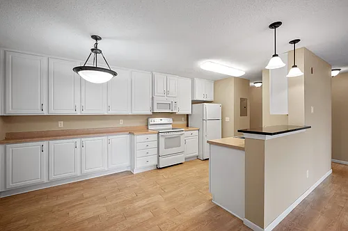 Sterling Ponds Apartments Photo 1