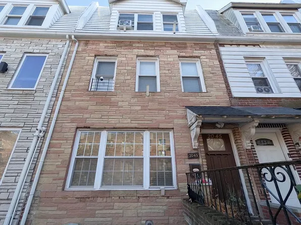 2045 31st St, Astoria, NY 11105