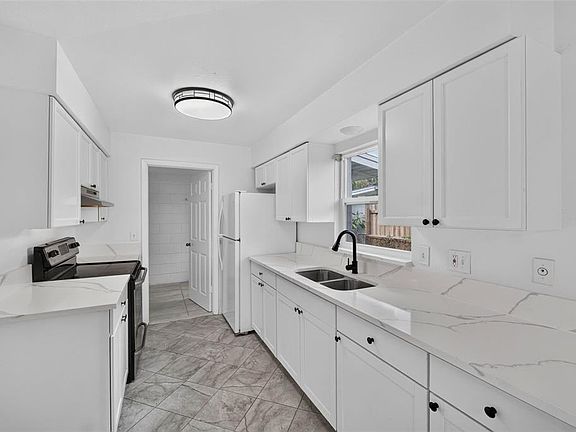 3rd image of 847 JORDAN AVENUE