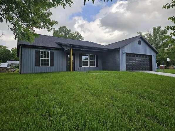 215 W Cofield Street, Aurora, MO 65605