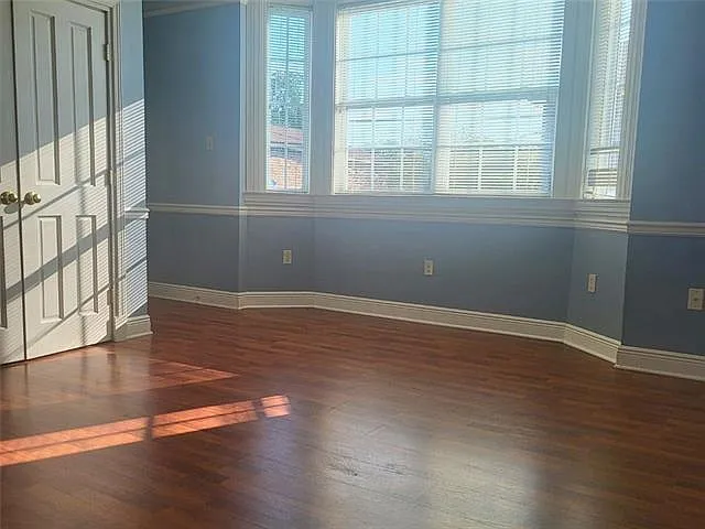 4718 Reynes St — Photo 10