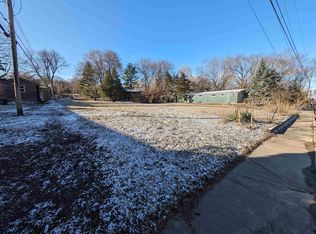 2707 Starkweather Rd, Rockford, IL 61107