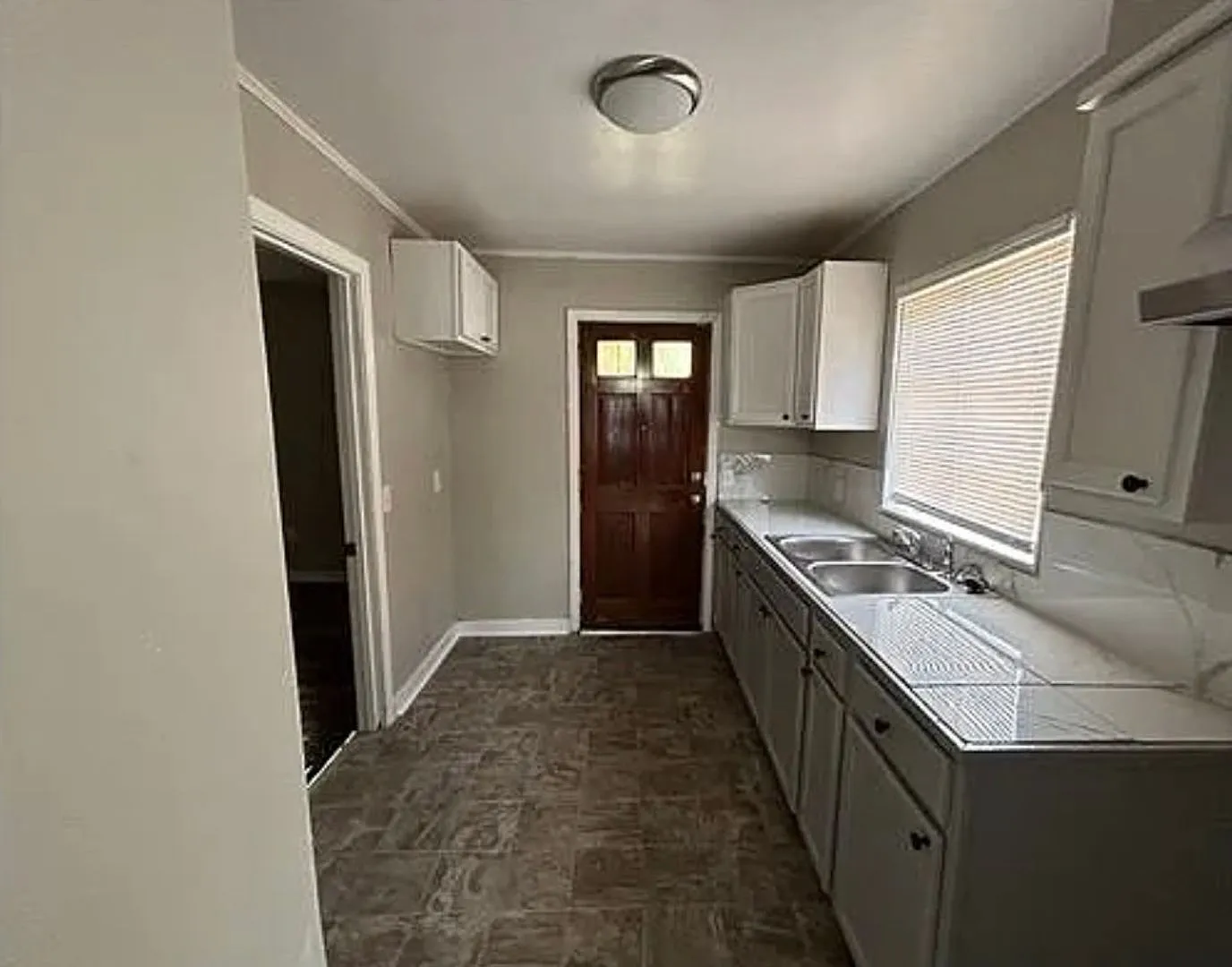 Move-In Ready 3BR/1BA Home in Jackson | Recently Renovated & Convenient Parking — Photo 2