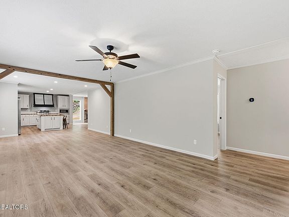 4th image of 283 Farmers Hollow Rd