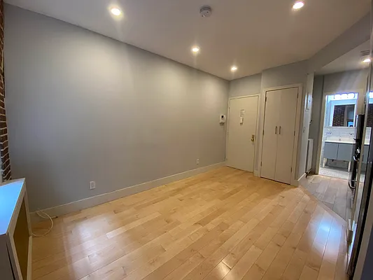 Rented by Douglas Elliman | media 11