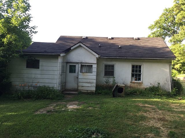 2nd image of 2932 Addison Rd