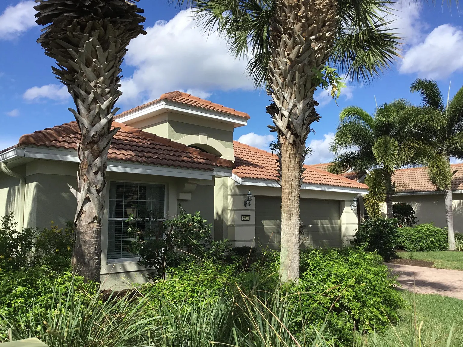 5907 Constitution St — Photo 2