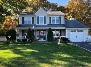 20 Summersweet Dr, Middle Island, NY 11953