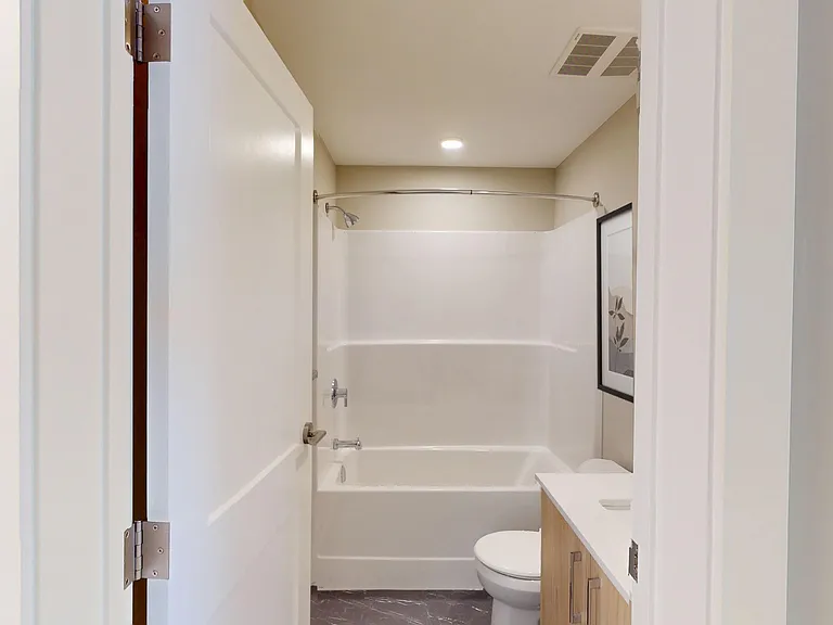 3910 Alexis Park Dr — Photo 9