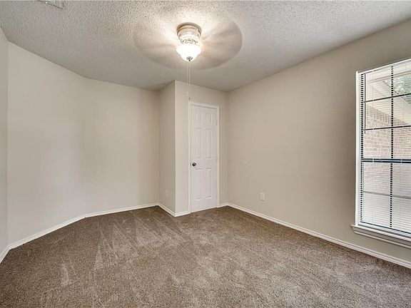 4th image of 4745 Cornflower Dr