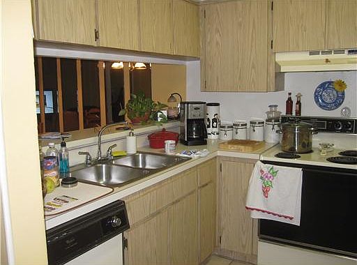 4th image of 723 83rd Ave N APT 101