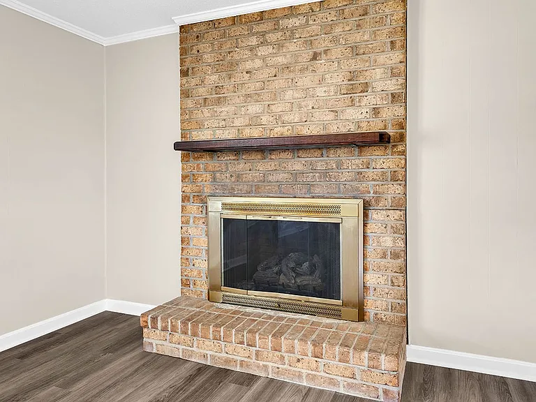 1354 Rogers Rd — Photo 20