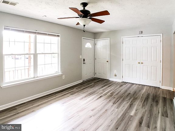 5th image of 39932 Sassafras Ln