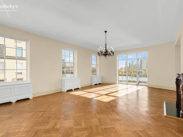 435 East 52nd Street image 24 of 33