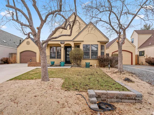 8906 Dixon Ln, Reno, NV 89511