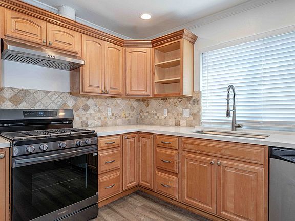 5th image of 3518 Ramona Dr