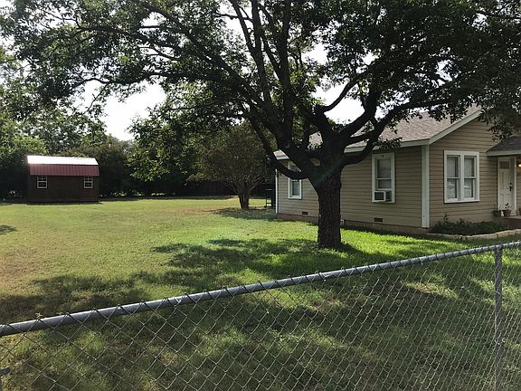 4th image of 203 N Avenue N