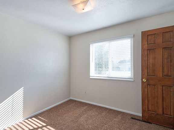 3rd image of 2740 El Capitan Dr