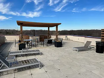 Rented by R New York