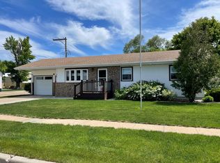 603 1st St SE, Wagner, SD 57380
