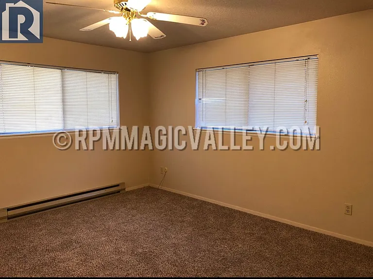 747 Meadows Dr #2 — Photo 4