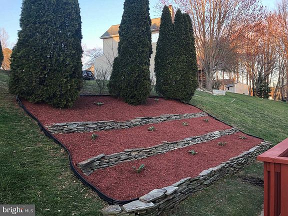 5th image of 15679 Bloomfield Dr