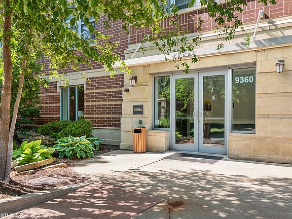 2nd image of 9360 Skokie Blvd Unit 418