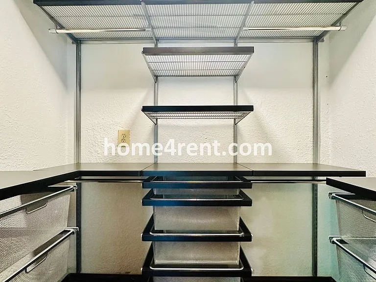 641 W 39th Ter — Photo 36