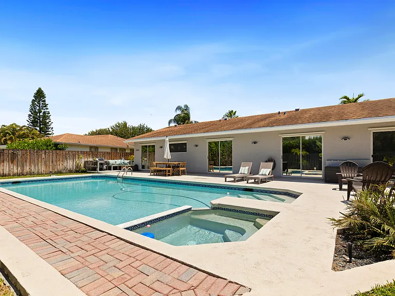 4114 Bay Laurel Way — Photo 1